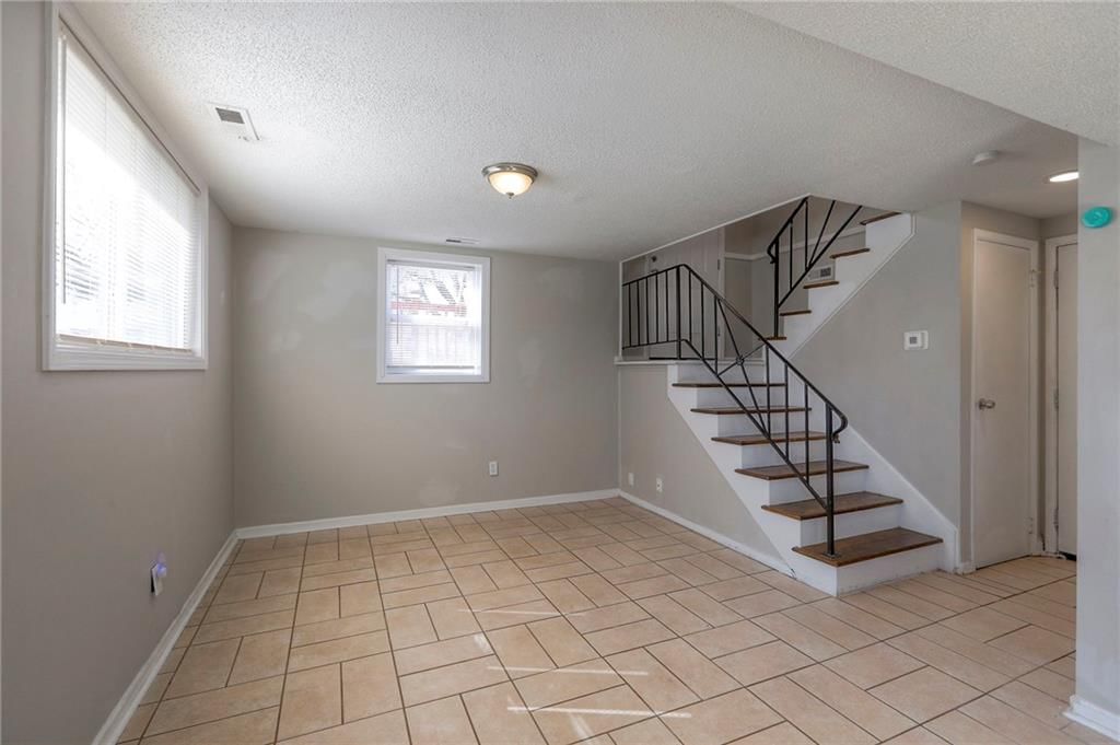 1715 Viking Drive — photo 14