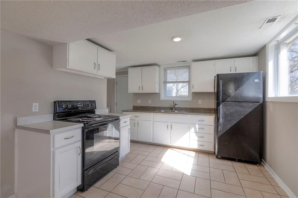 1715 Viking Drive — photo 17