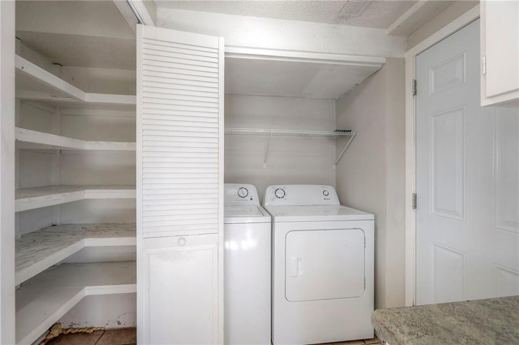 1715 Viking Drive — photo 21