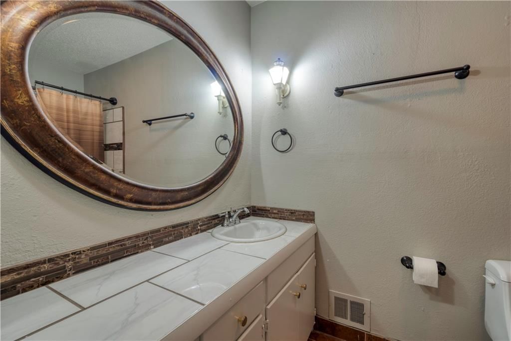 8409 E 85th Street — photo 22