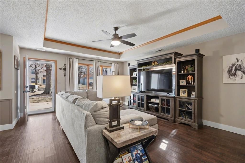 2613 Mayfair Drive — photo 4
