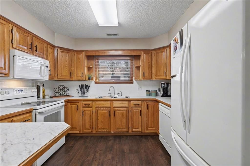 2613 Mayfair Drive — photo 5