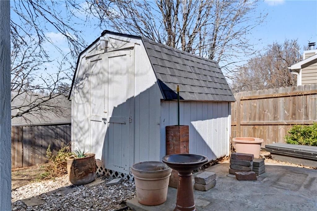2613 Mayfair Drive — photo 18