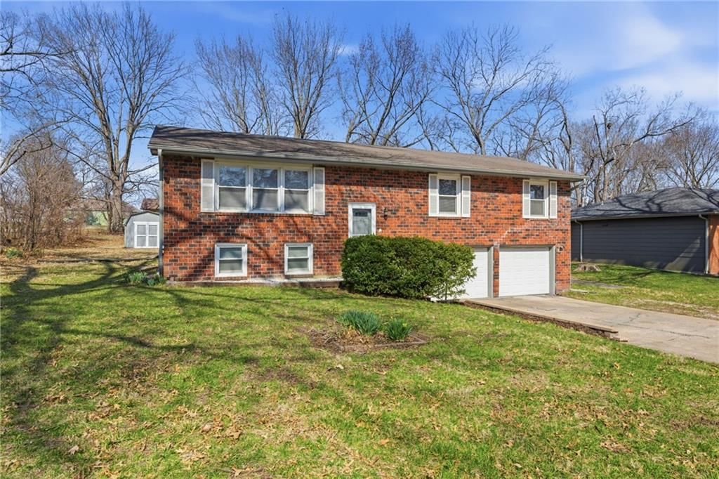 200 E 10th Street, Kearney, MO
