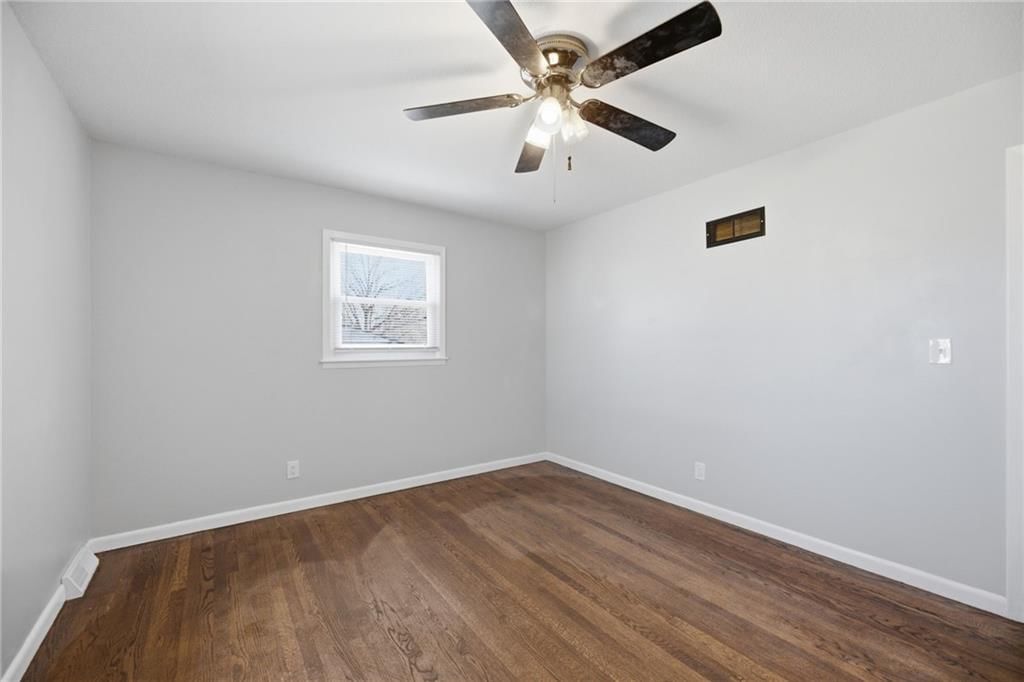 200 E 10th Street — photo 13