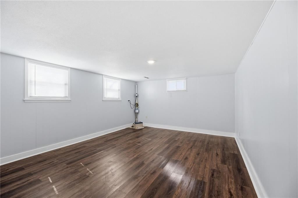 200 E 10th Street — photo 19