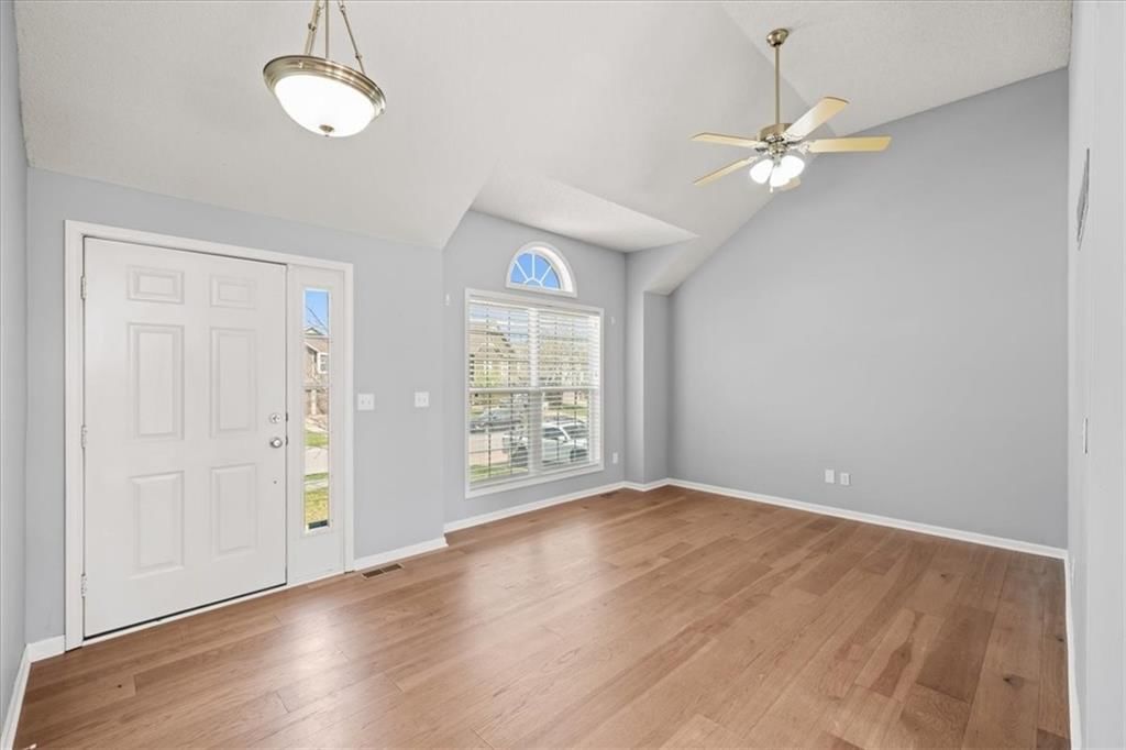 18117 W 163rd Terrace — photo 3