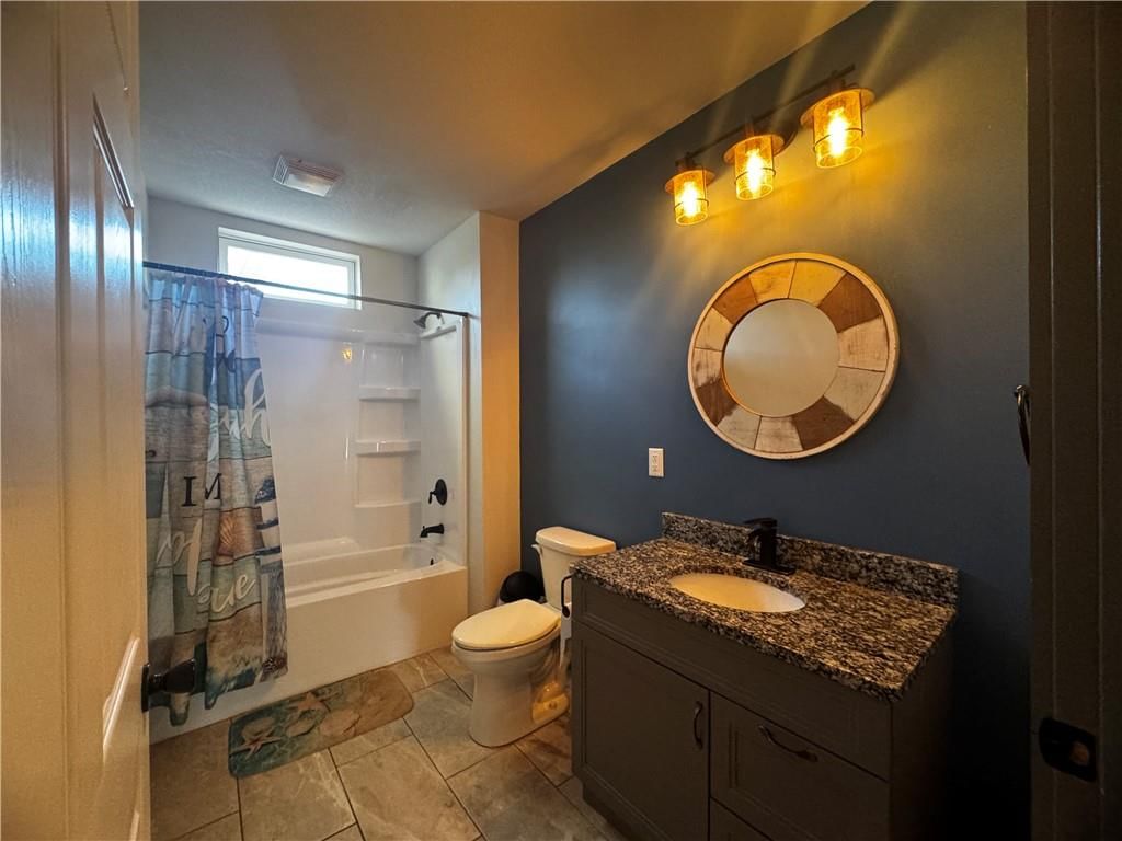 124 W 5th Street — photo 10