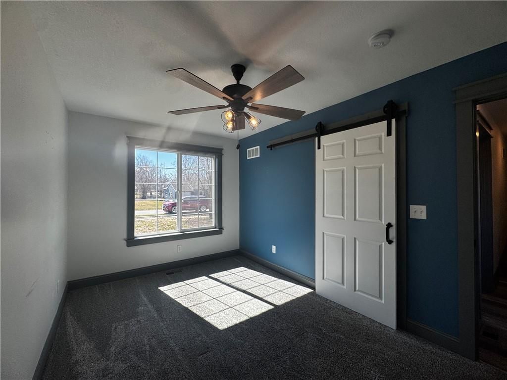 124 W 5th Street — photo 12