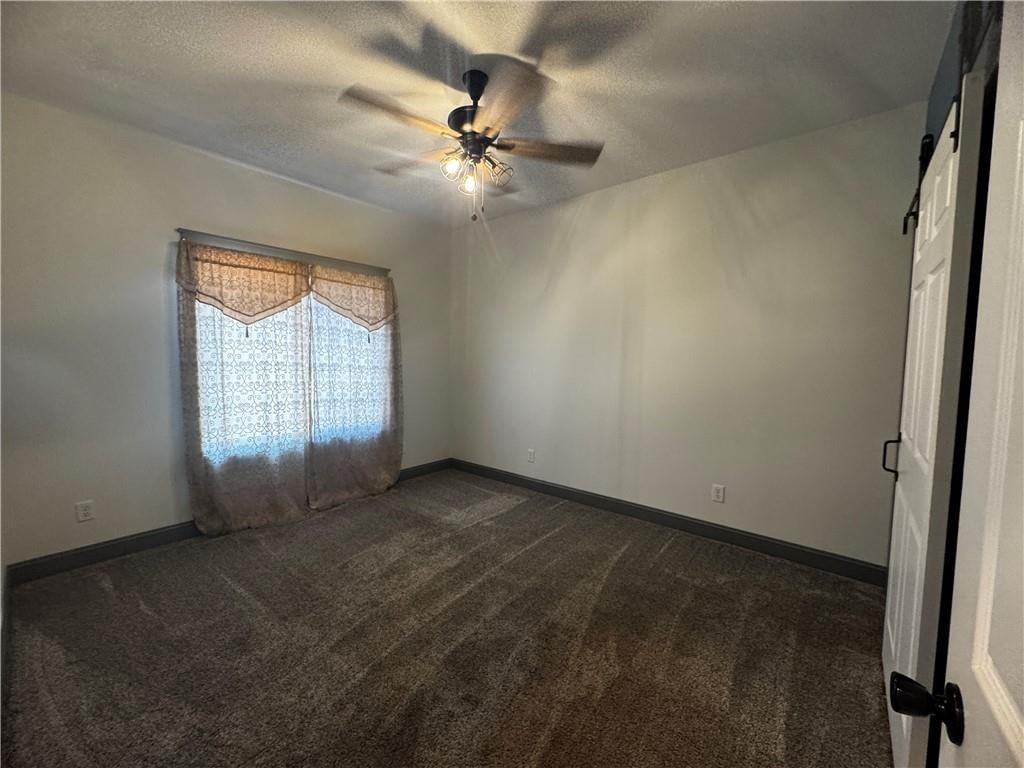 124 W 5th Street — photo 16