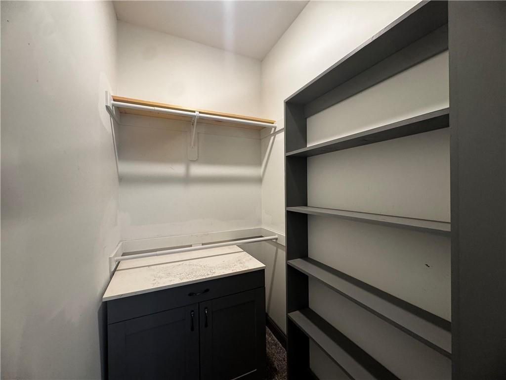 124 W 5th Street — photo 17