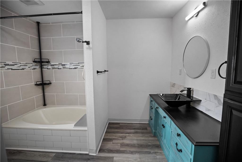 921 Clay Street — photo 11