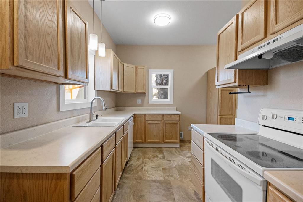 921 Clay Street — photo 16