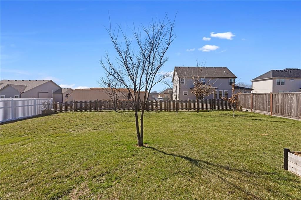 2331 NE Summerfield Drive — photo 30