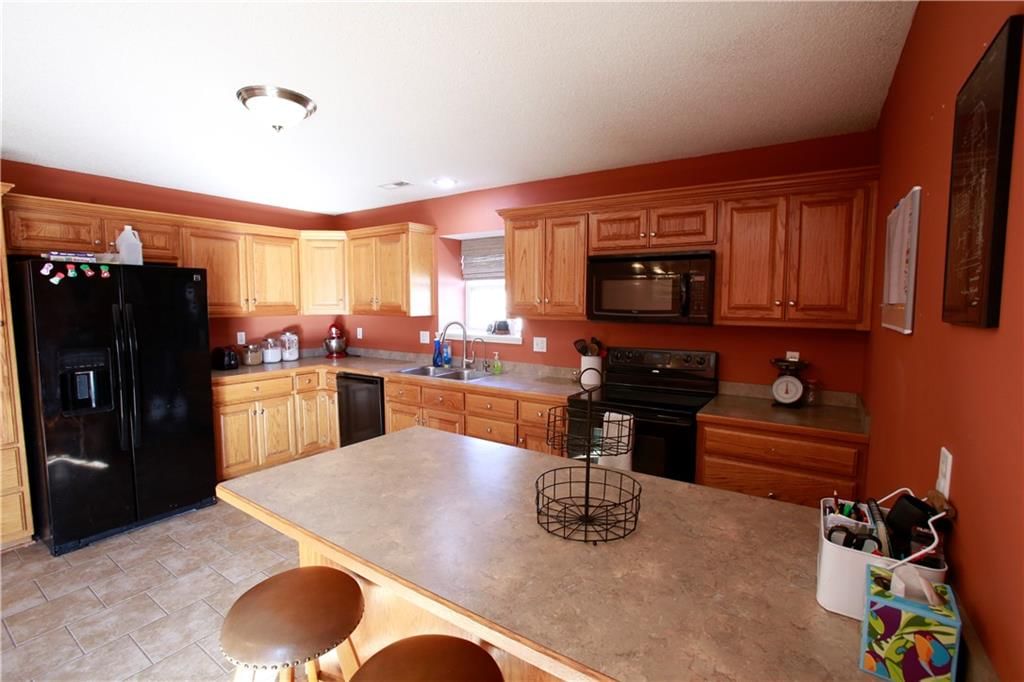734 Iron Horse Drive — photo 7