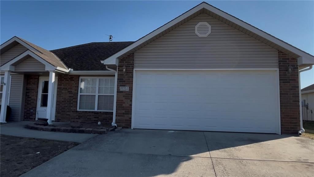 734 Iron Horse Drive — photo 25