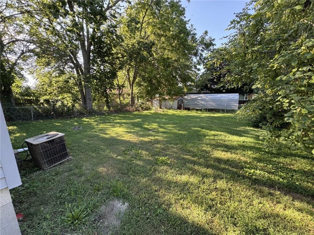 204 W 3rd Street — photo 8