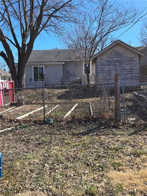 1036 Brown Avenue — photo 6