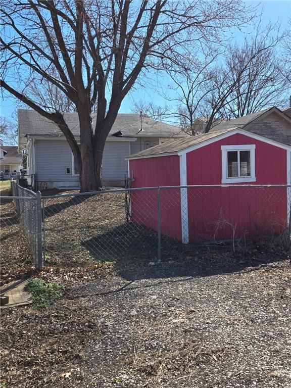 1036 Brown Avenue — photo 8