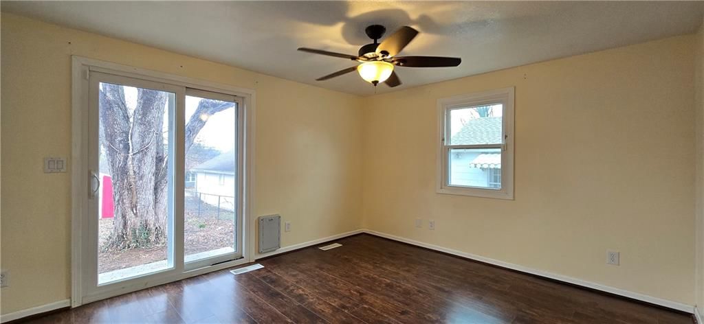 1036 Brown Avenue — photo 23