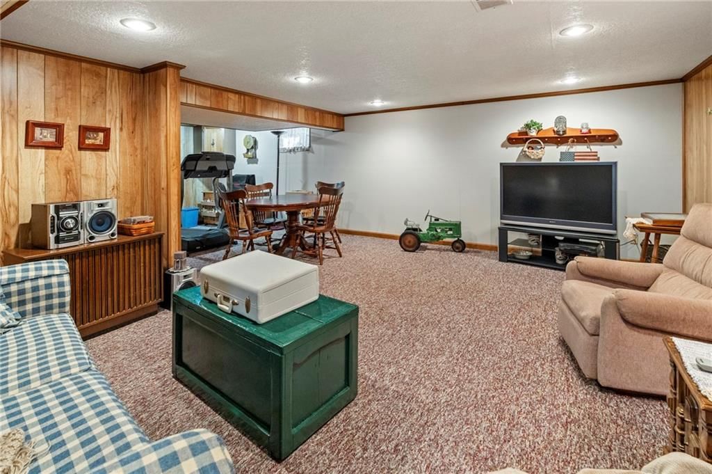 809 David Drive — photo 32