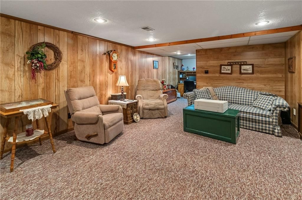 809 David Drive — photo 35