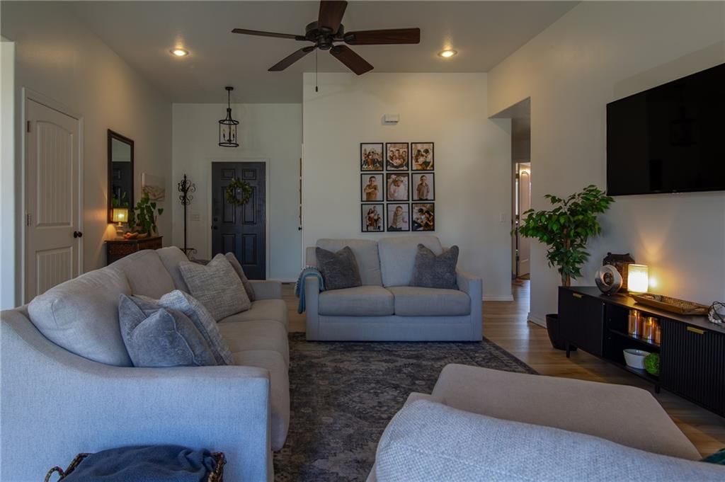 405 Villa Drive — photo 7