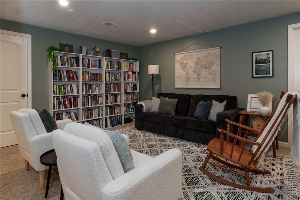 405 Villa Drive — photo 28