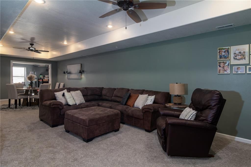 405 Villa Drive — photo 32