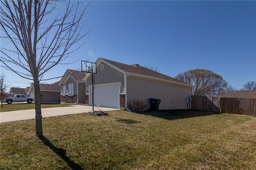 405 Villa Drive — photo 41