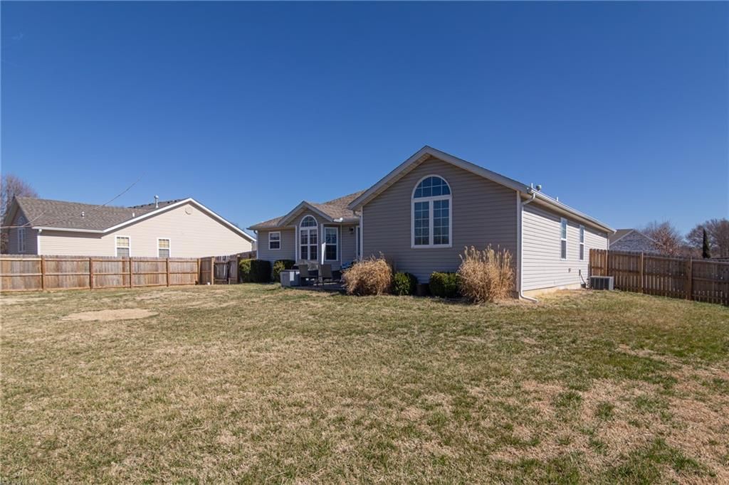 405 Villa Drive — photo 49