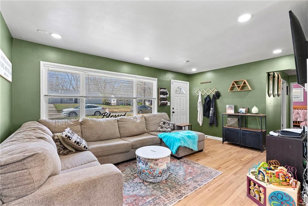10809 Bristol Terrace — photo 4