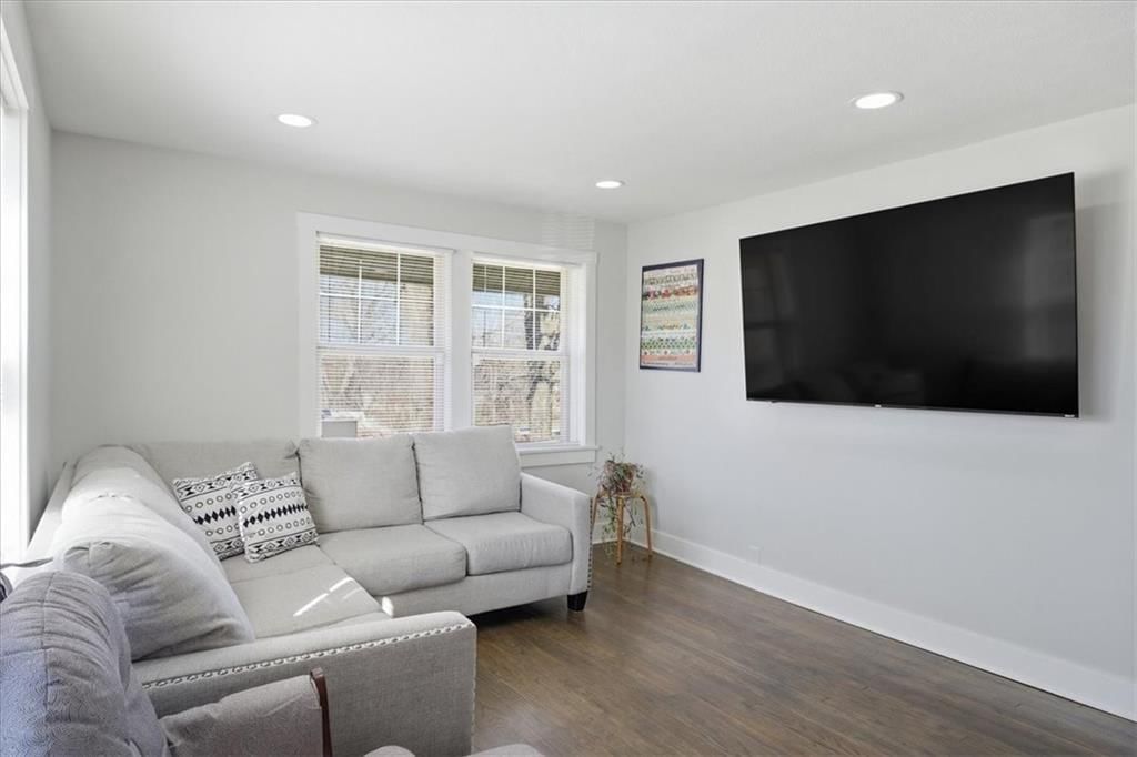5400 Yecker Avenue — photo 4