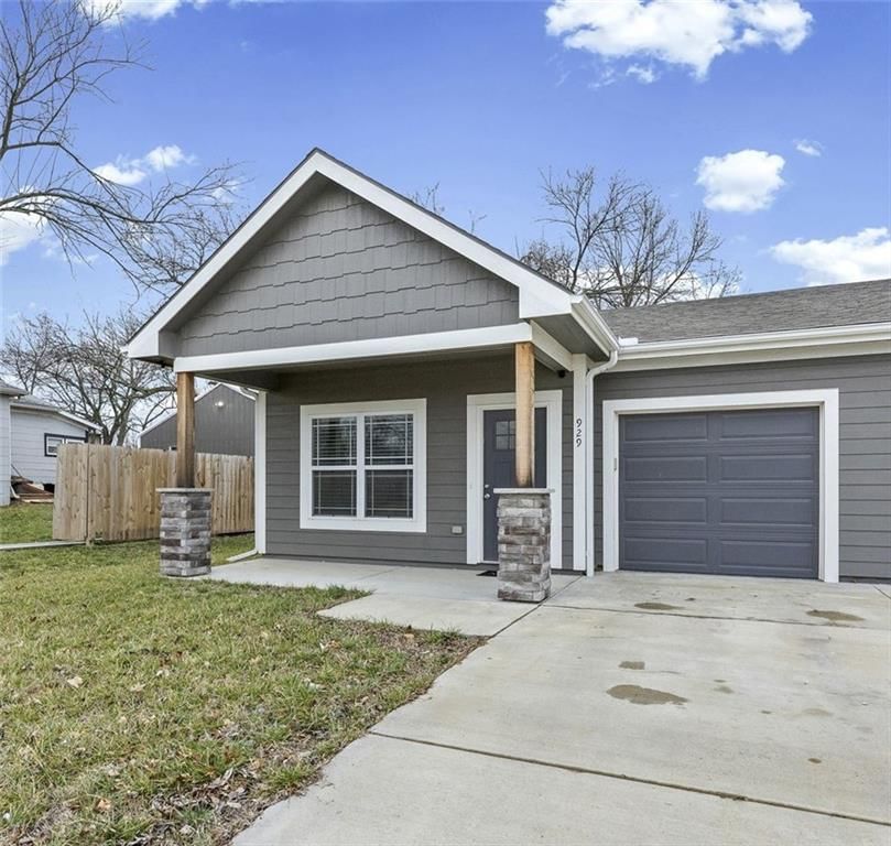 929 E Wilson Street — photo 2