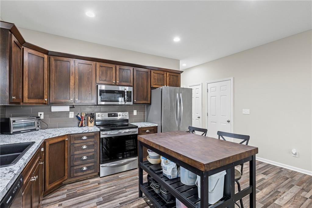 929 E Wilson Street — photo 10