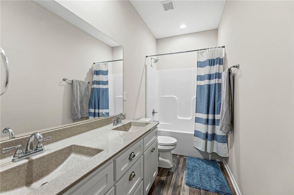 929 E Wilson Street — photo 12