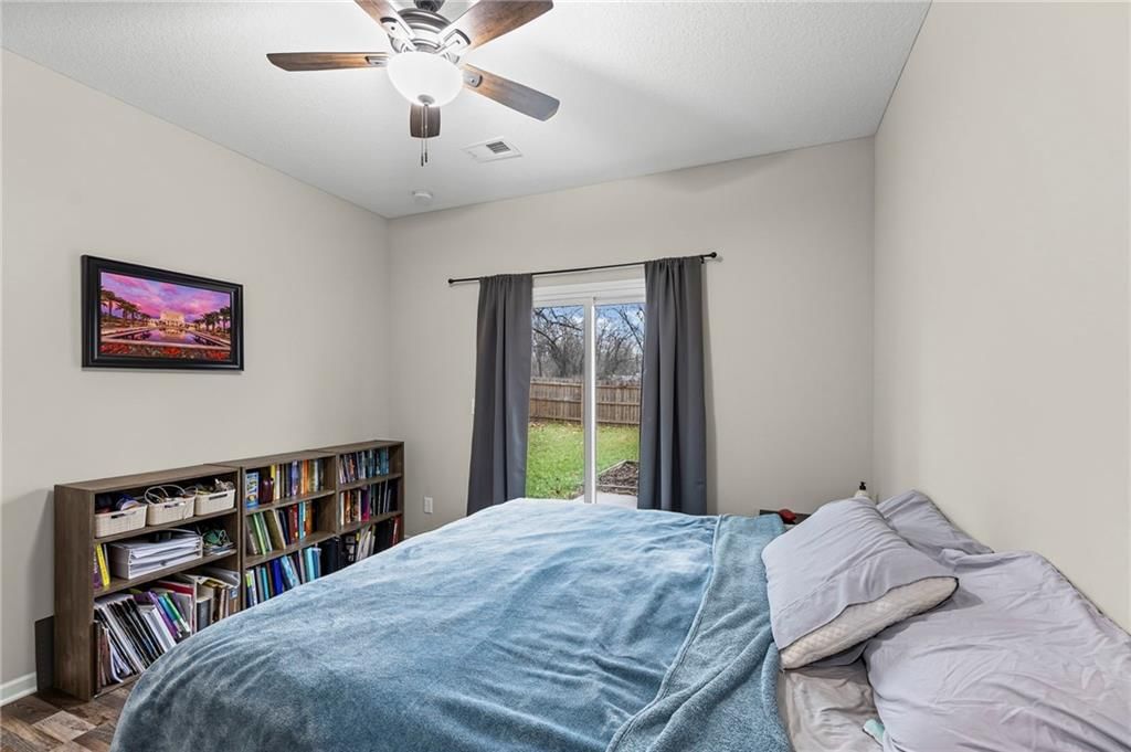 929 E Wilson Street — photo 15