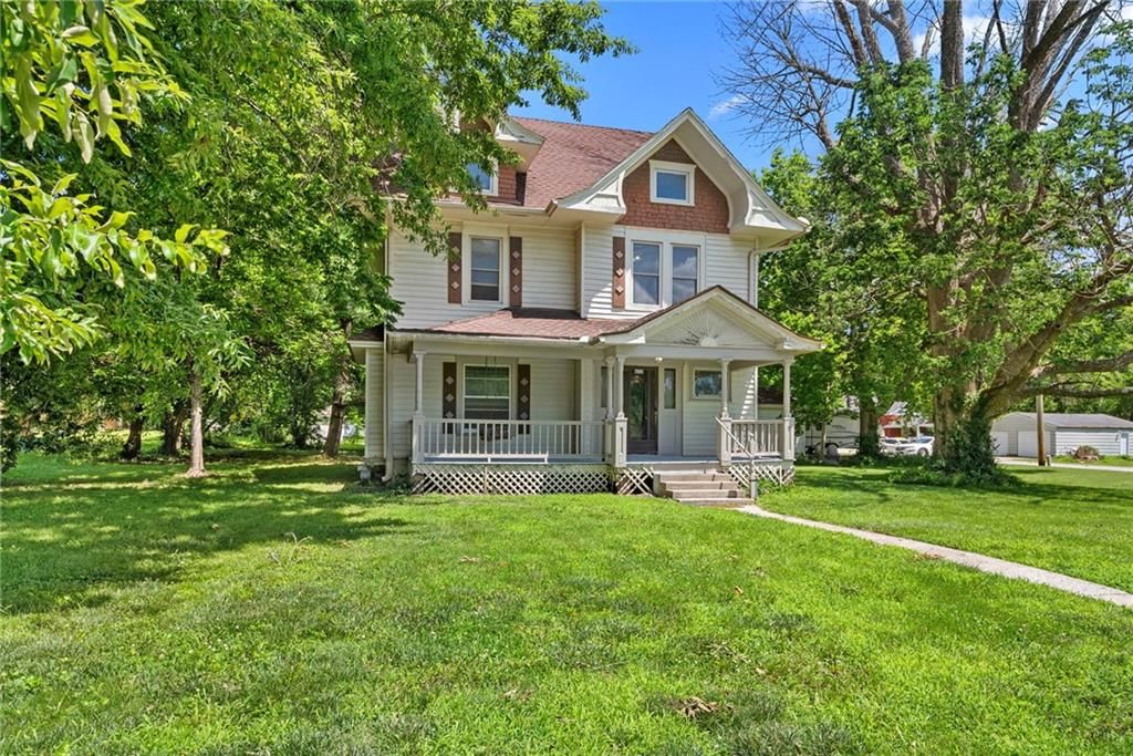 602 W Walnut Street — photo 2