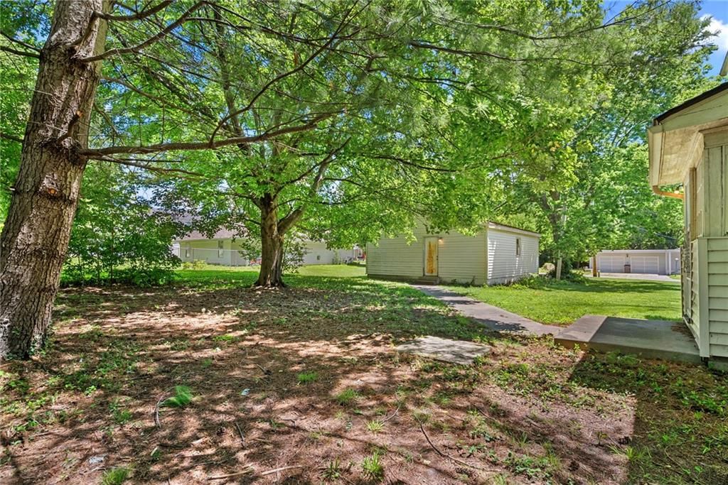 602 W Walnut Street — photo 3