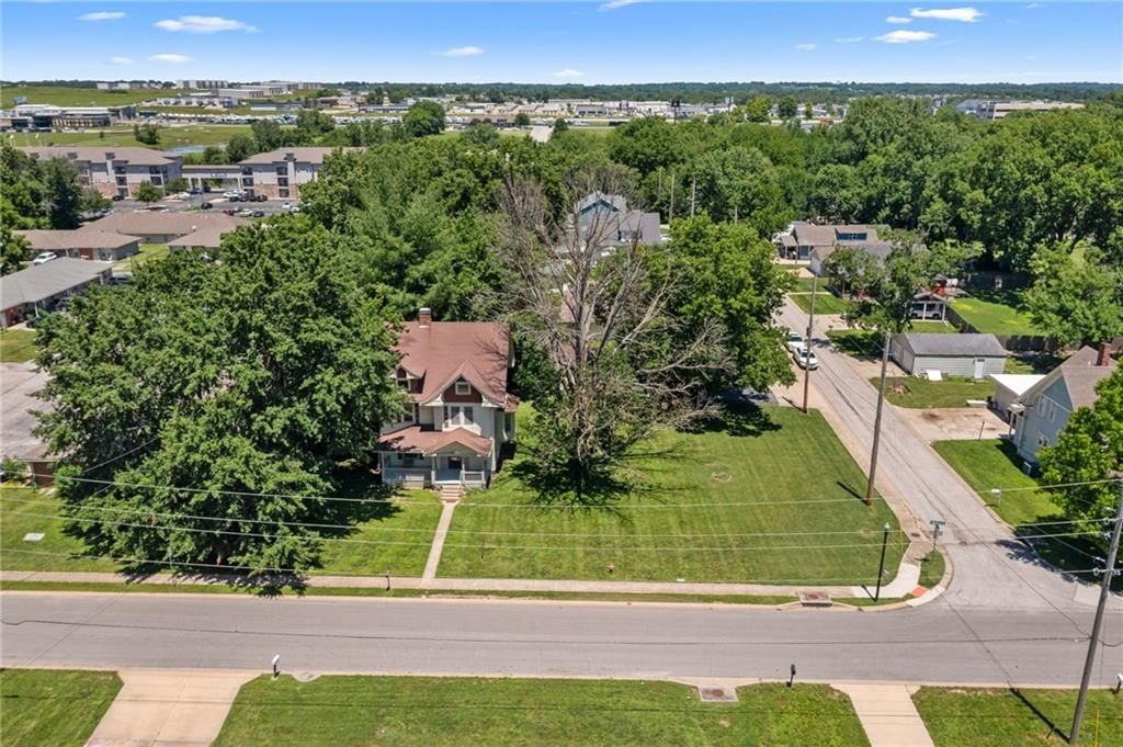 602 W Walnut Street — photo 8