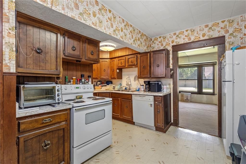 602 W Walnut Street — photo 17