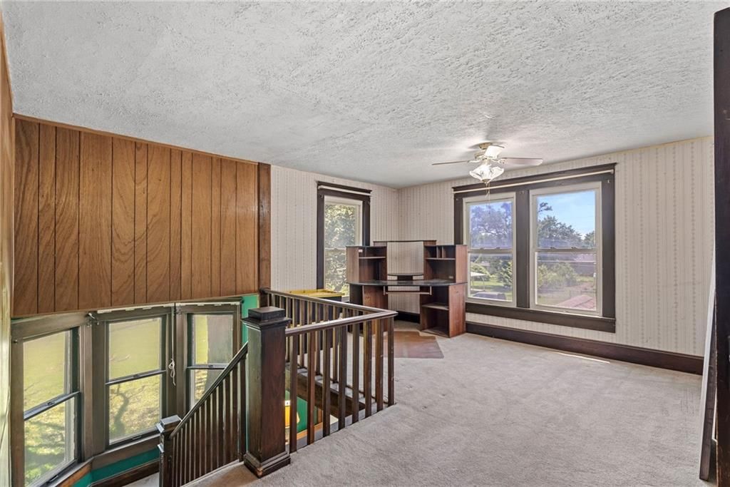 602 W Walnut Street — photo 20