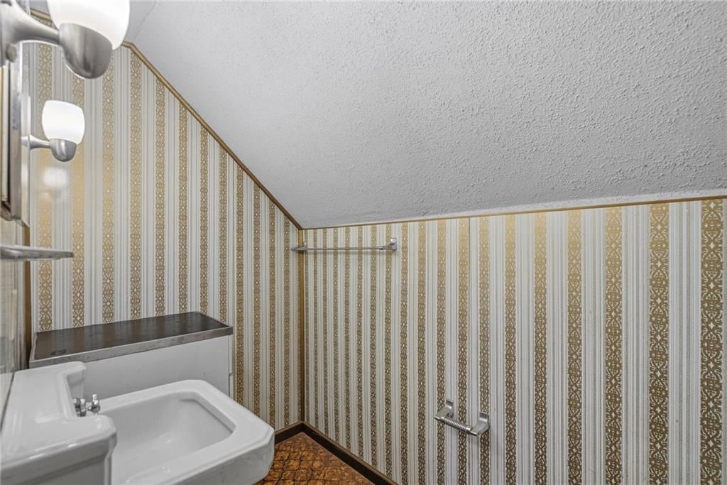 602 W Walnut Street — photo 30