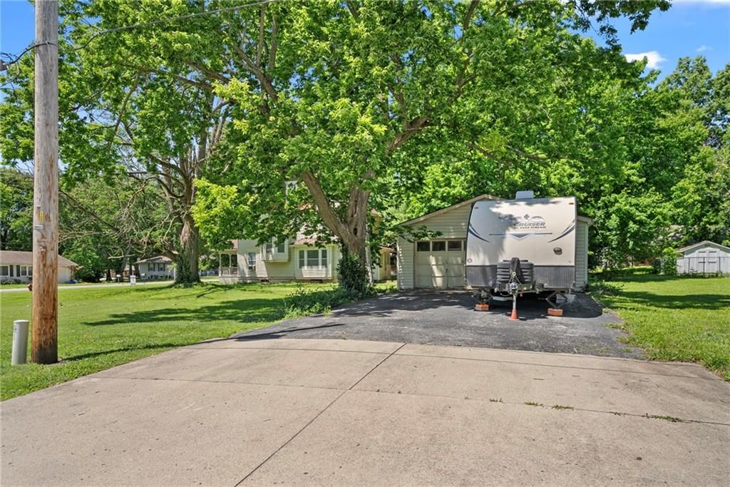 602 W Walnut Street — photo 34