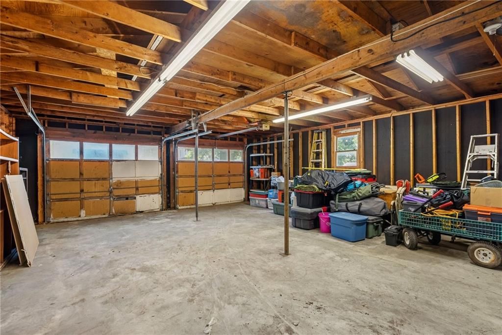 602 W Walnut Street — photo 35