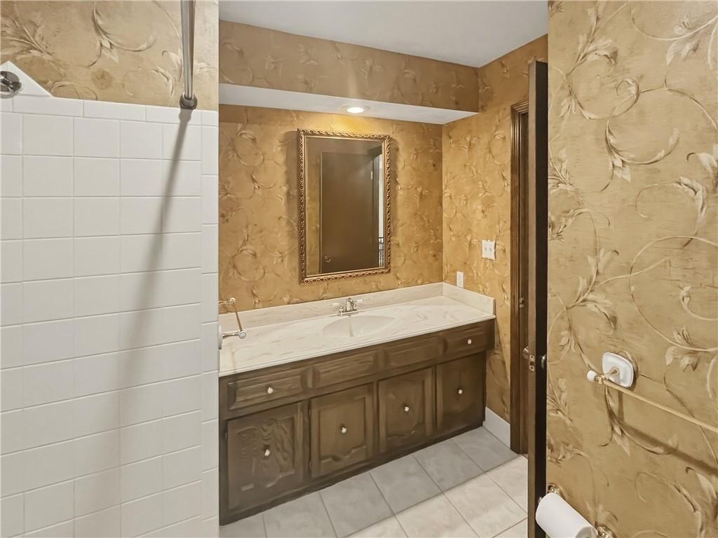1208 SW 23rd Street — photo 8