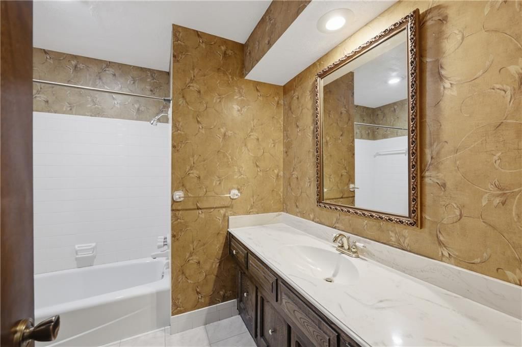 1208 SW 23rd Street — photo 9
