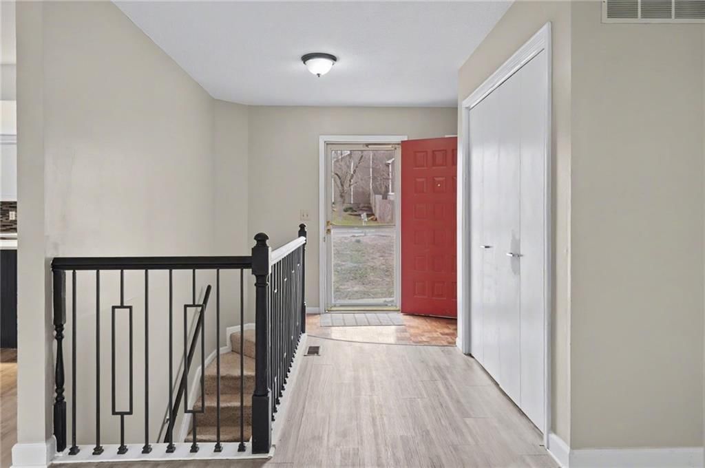 1011 Lakecrest Road — photo 5