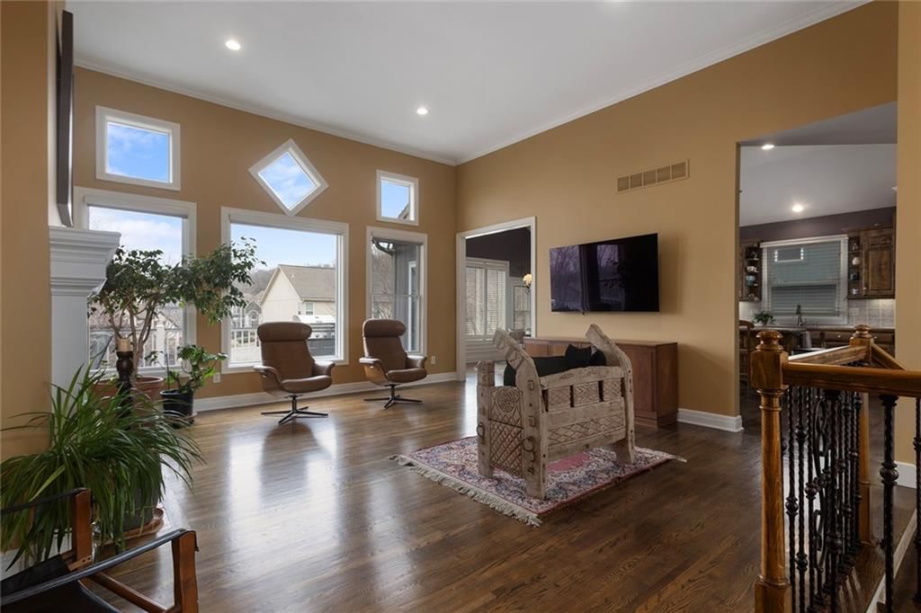 5701 NE Coral Drive — photo 2