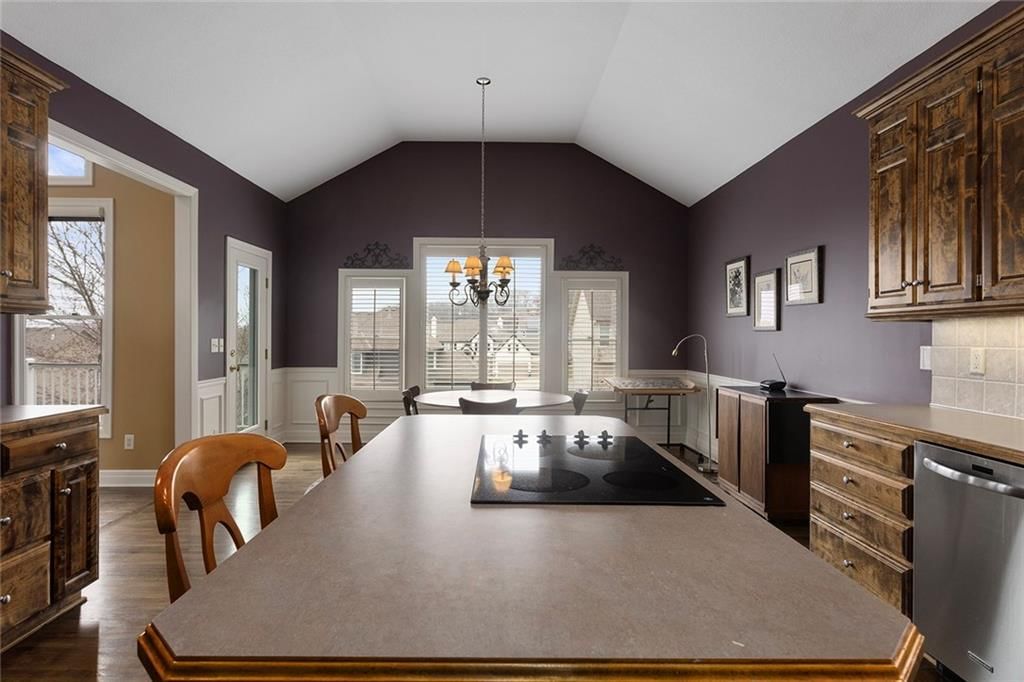5701 NE Coral Drive — photo 5